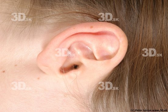 Ear Woman White Average