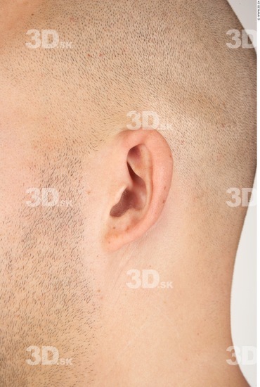 Ear Man White Nude Average