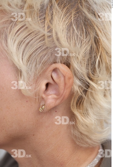 Ear Woman White Casual Chubby