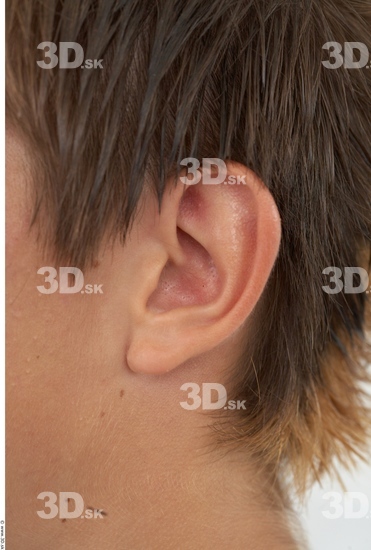 Ear Man White Average