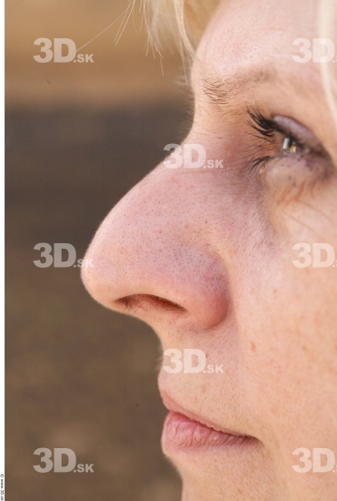 Nose Woman White Average