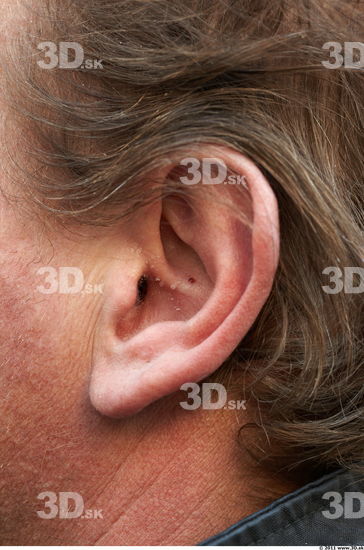 Ear Man White Average