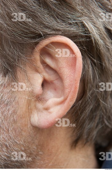 Ear Man White Average