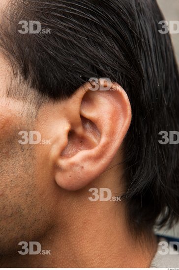 Ear Man White Average