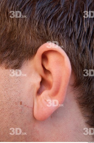 Ear Man White Average