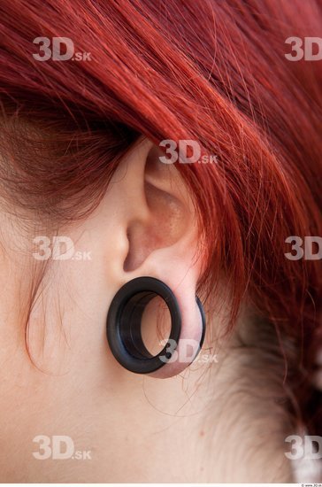 Ear Woman White Average