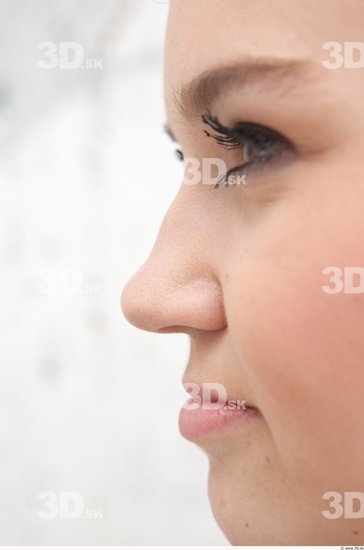 Nose Woman White Average