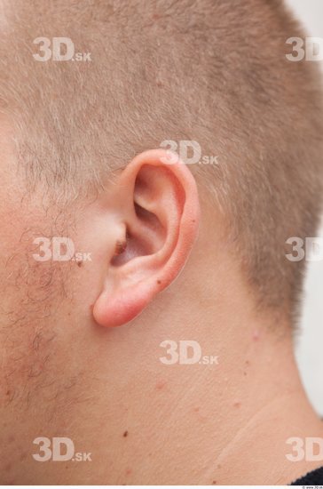 Ear Man White Average