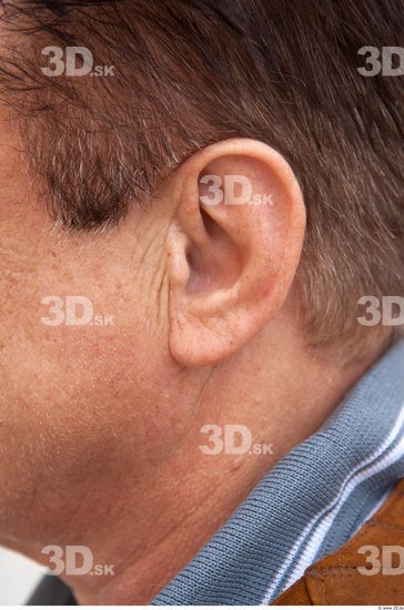 Ear Man White Average