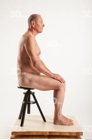 Sitting pose of nude Ed