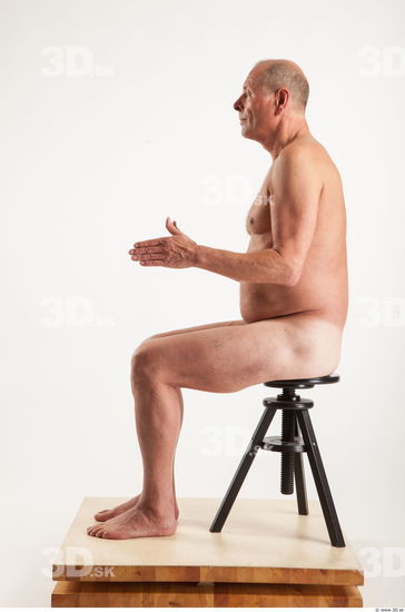 Sitting pose of nude Ed