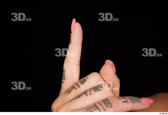 Daisy Lee fingers index finger  jpg