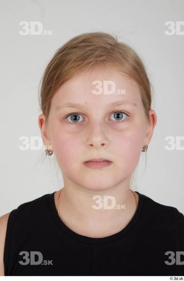 Face Head Woman White Casual Average Kid Street photo references
