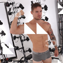 Piero Flexing Biceps Muscle Rig Photoset