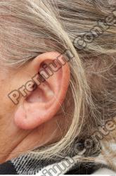 Ear Woman White Average