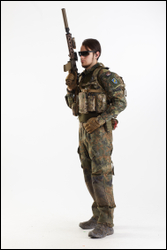  Frankie Perry KSK Recon Standing with Gun 